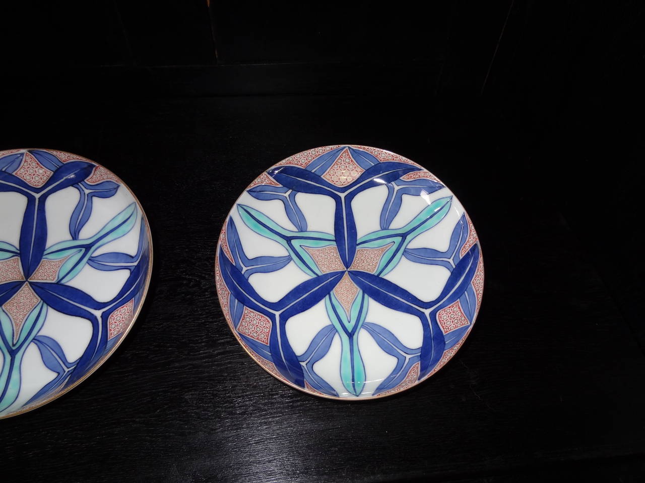 Japonisme A Pair of Nabeshima Porcelain Dishes