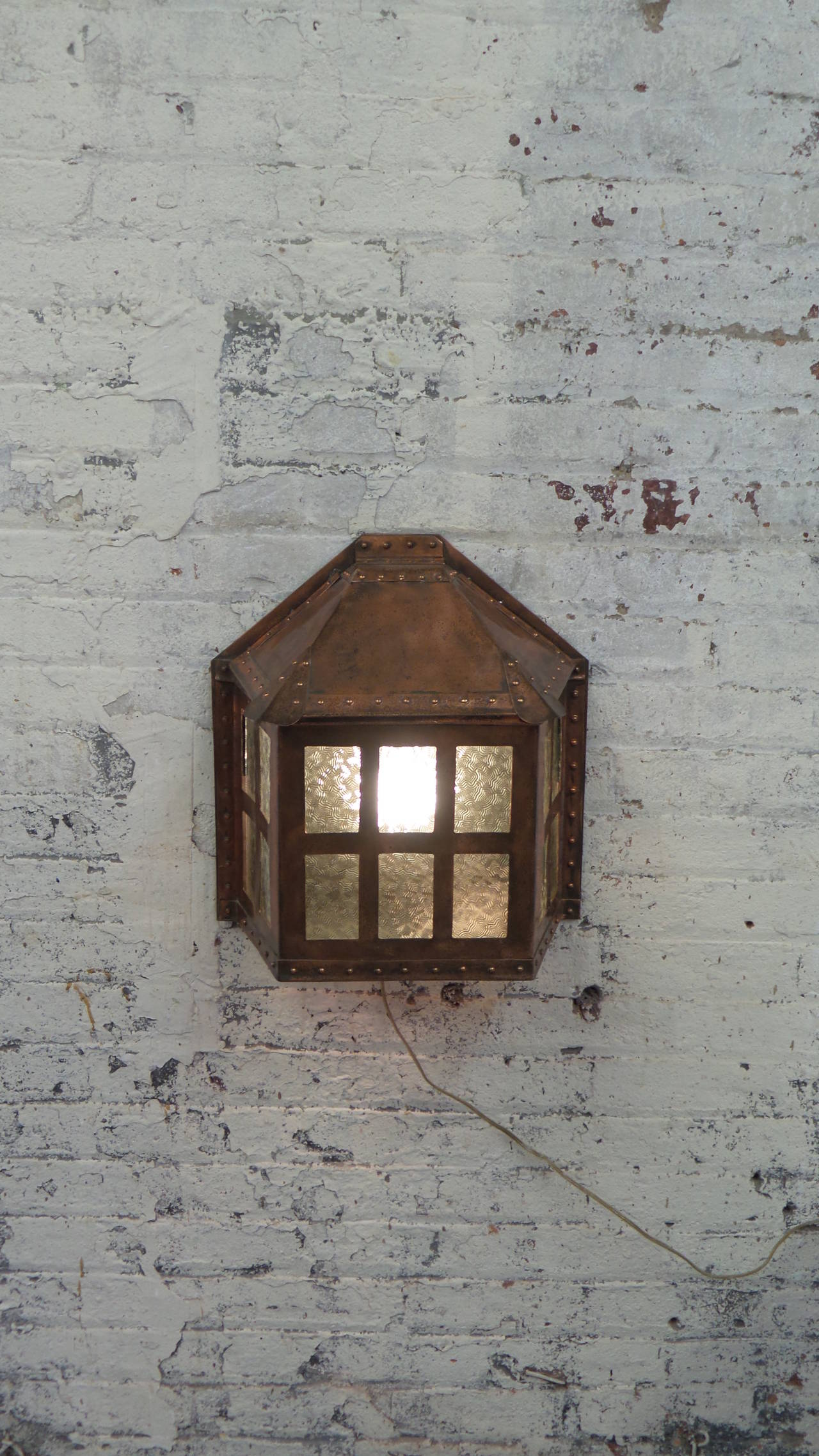 Arts and Crafts Wall Light In Good Condition For Sale In Long Island City, NY