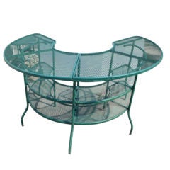 Large Unique Style Wire Mesh Planting Table