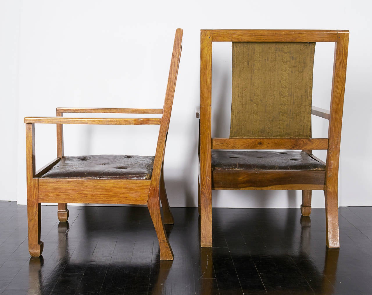 19th Century Pair of Oak and Leather Chairs For Sale