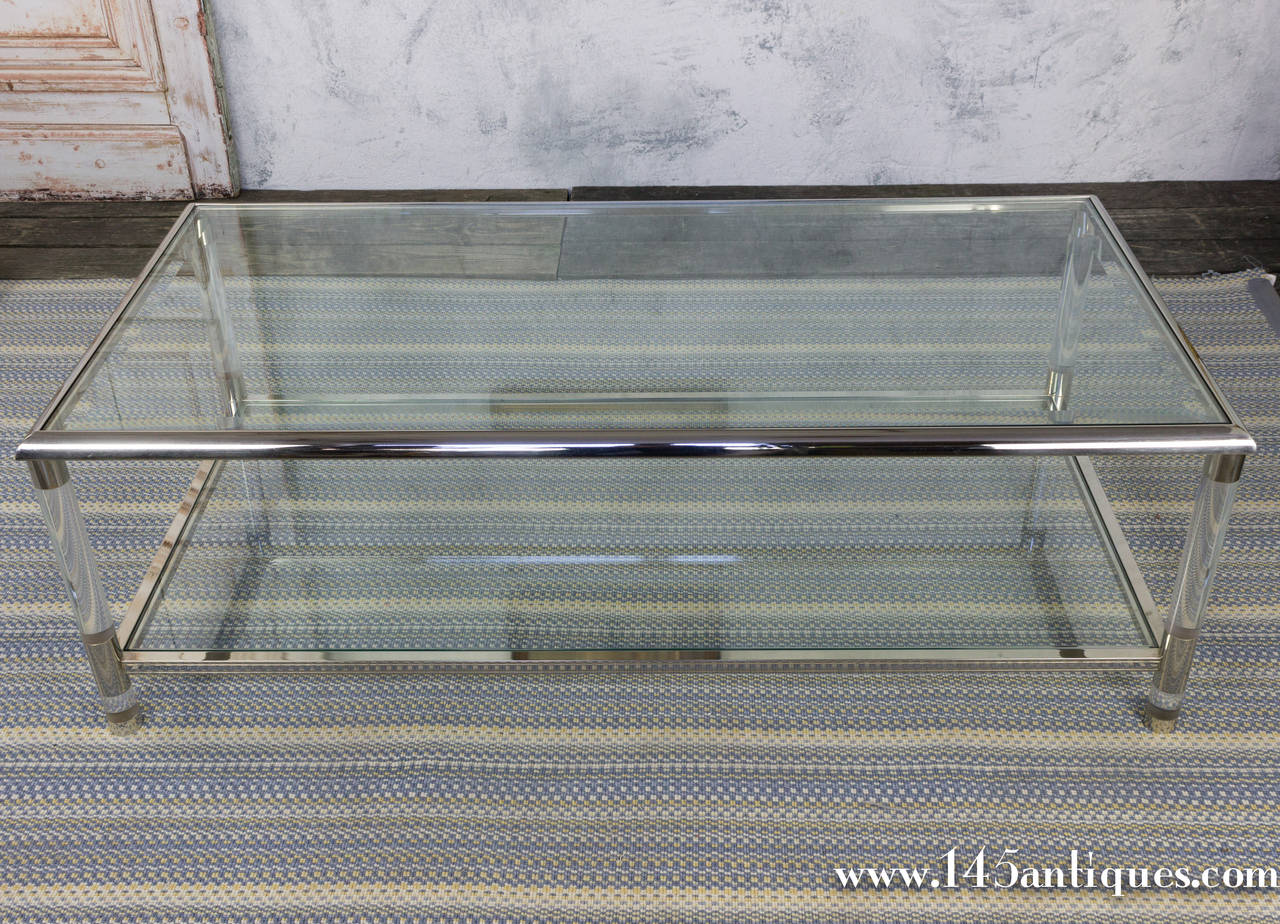 1960s Rectangular Lucite and Glass Coffee Table In Excellent Condition In Buchanan, NY