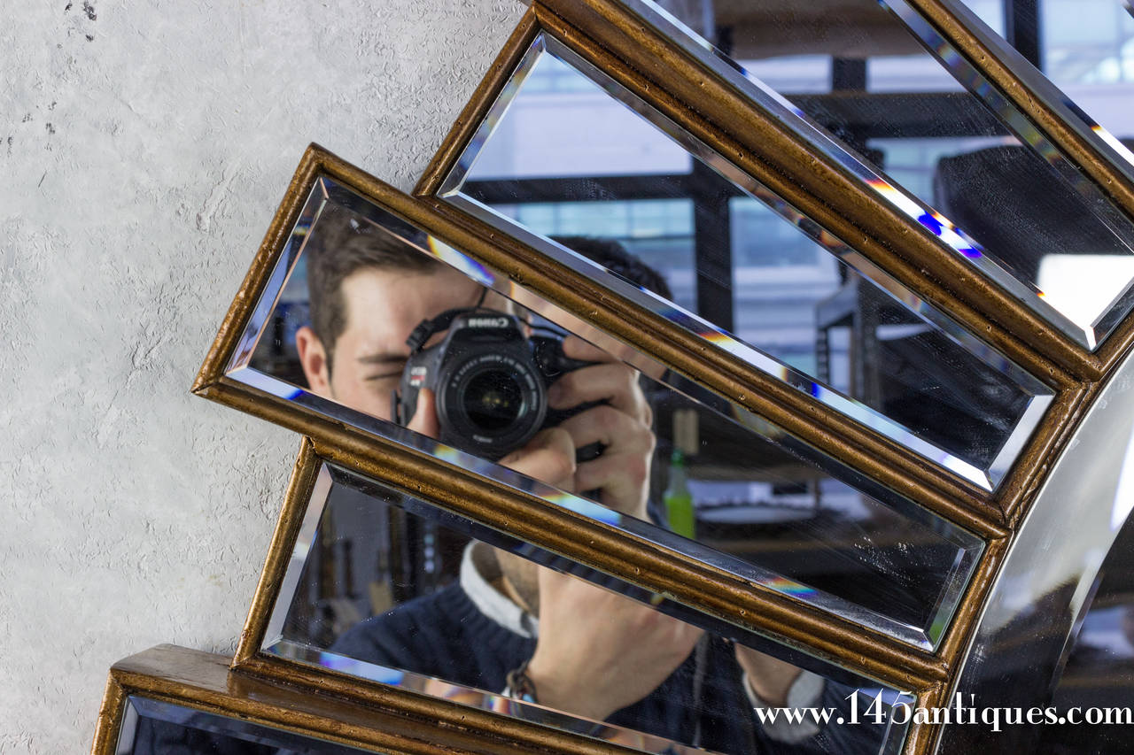 Large Round Sunburst Bevel Mirror In Excellent Condition In Buchanan, NY