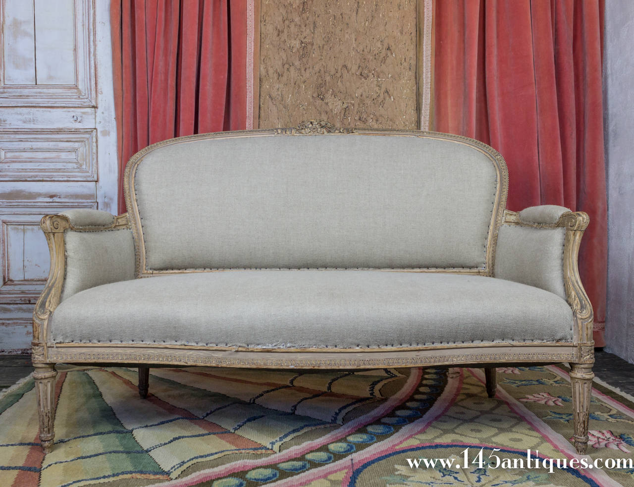 French 19th Century Settee In Good Condition In Buchanan, NY