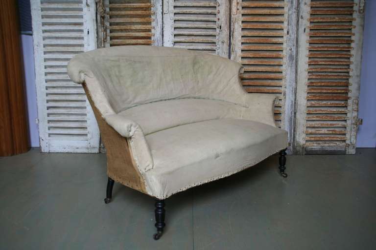 Französisches Napoleon-III-Sofa mit gerollter Rückenlehne
