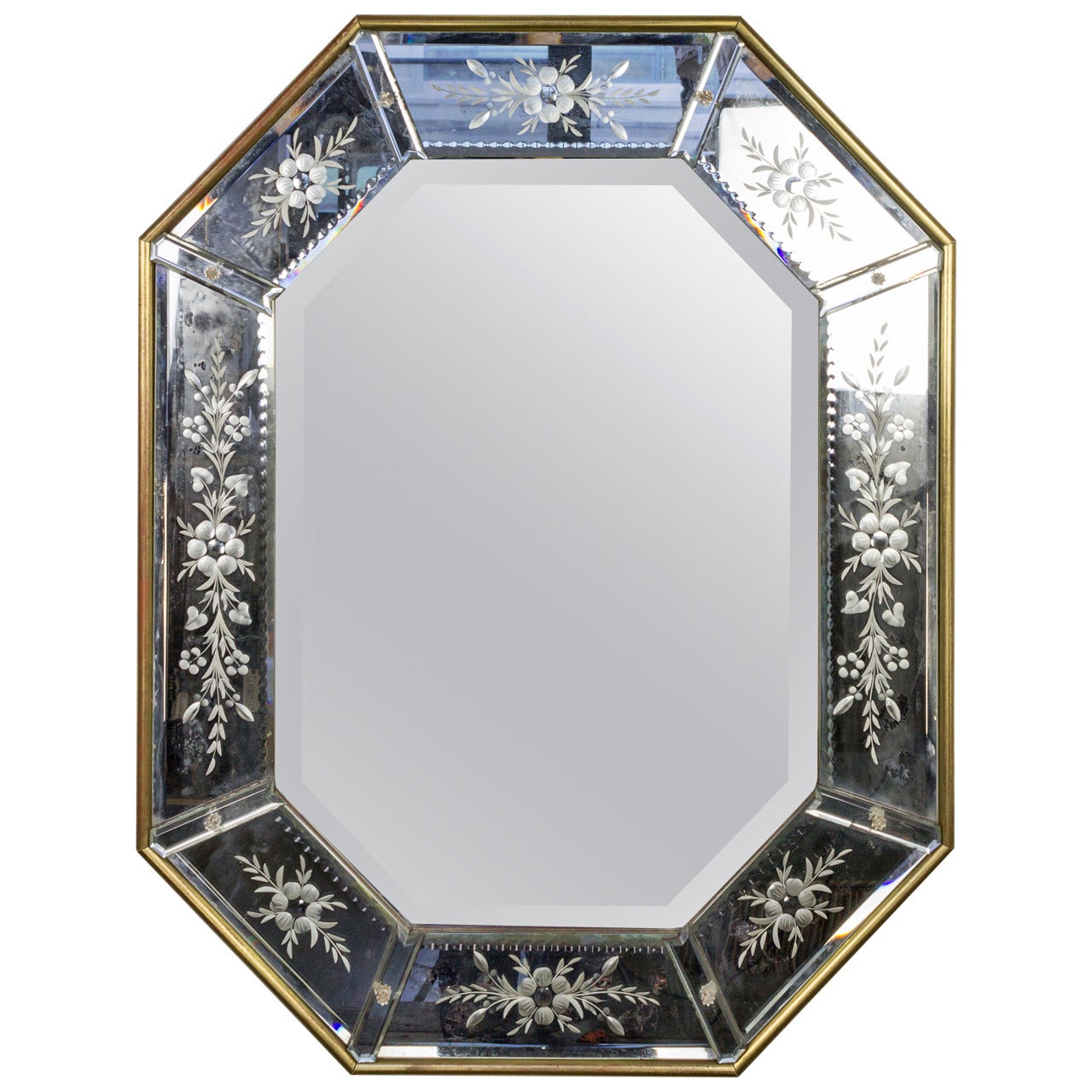 French 1940s Octagonal Mirror with Decorative Etching in Giltwood Frame