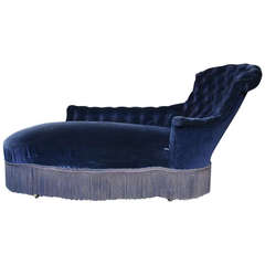 French Daybed in Rich Burgundy Velvet For Sale at 1stdibs