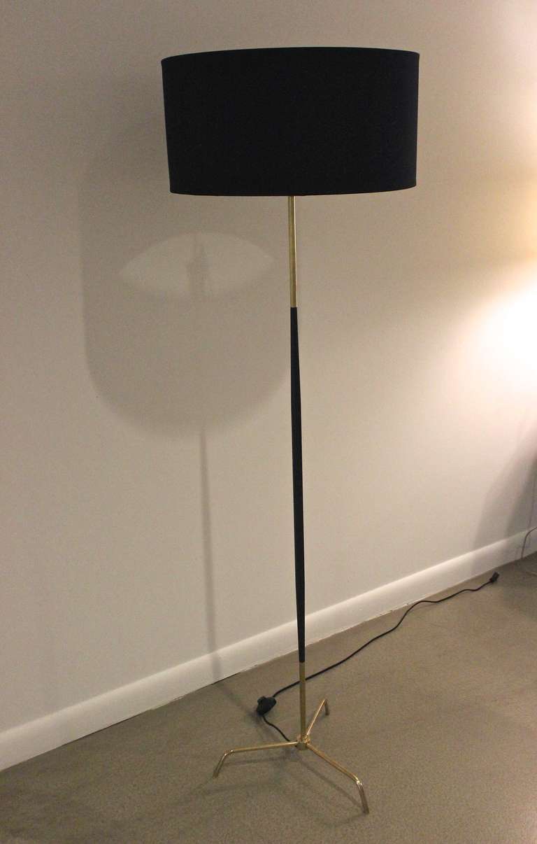 Italian Mid-Century Stilnovo Floor Lamp with Tripod Base In Excellent Condition In Buchanan, NY