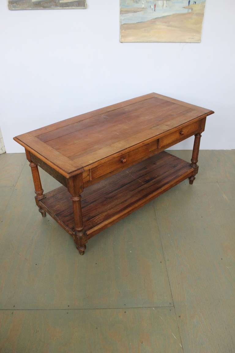 Provincial Pine Drapers Table In Good Condition In Buchanan, NY
