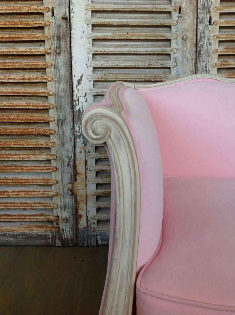 French Louis XV Style Pink Sofa 1