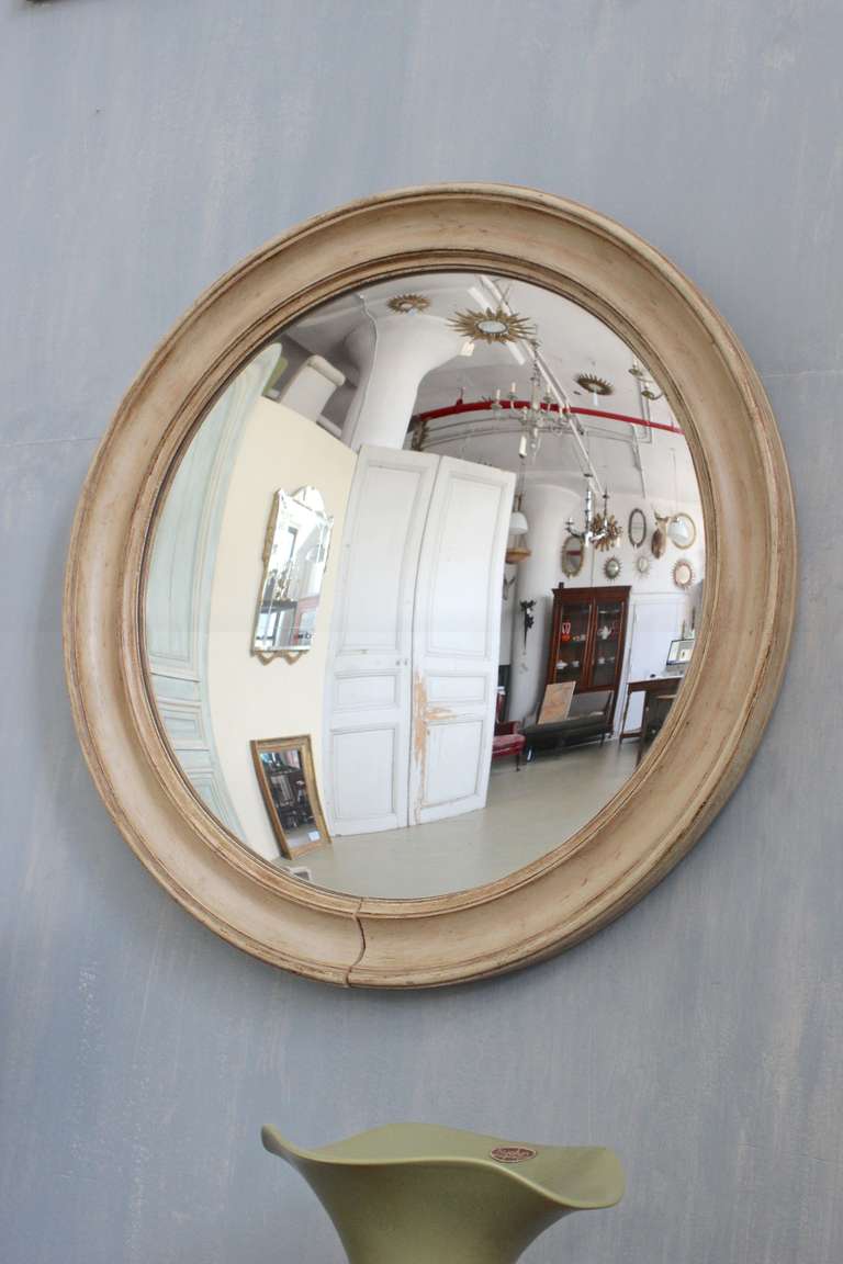 Convex Mirror in Round Wooden Frame For Sale at 1stDibs