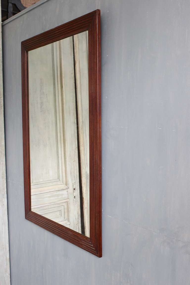 French 19th Century Fluted Mahogany Framed Mirror In Good Condition For Sale In Buchanan, NY