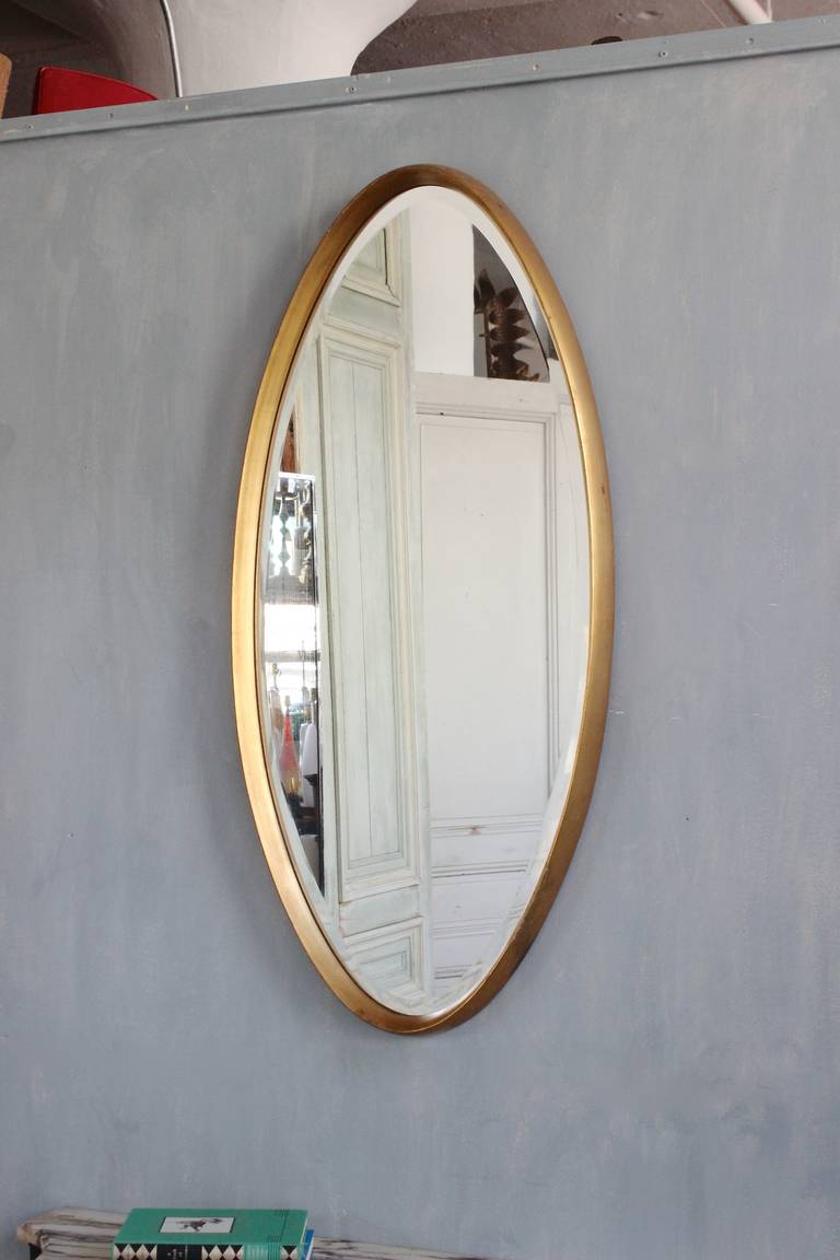 American Gilt Framed Oval Mirror, 1950s In Good Condition In Buchanan, NY