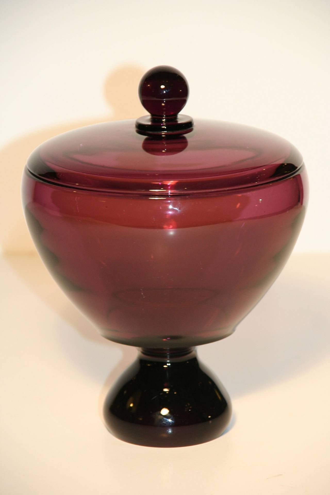 1950s American Amethyst Covered Glass Dish