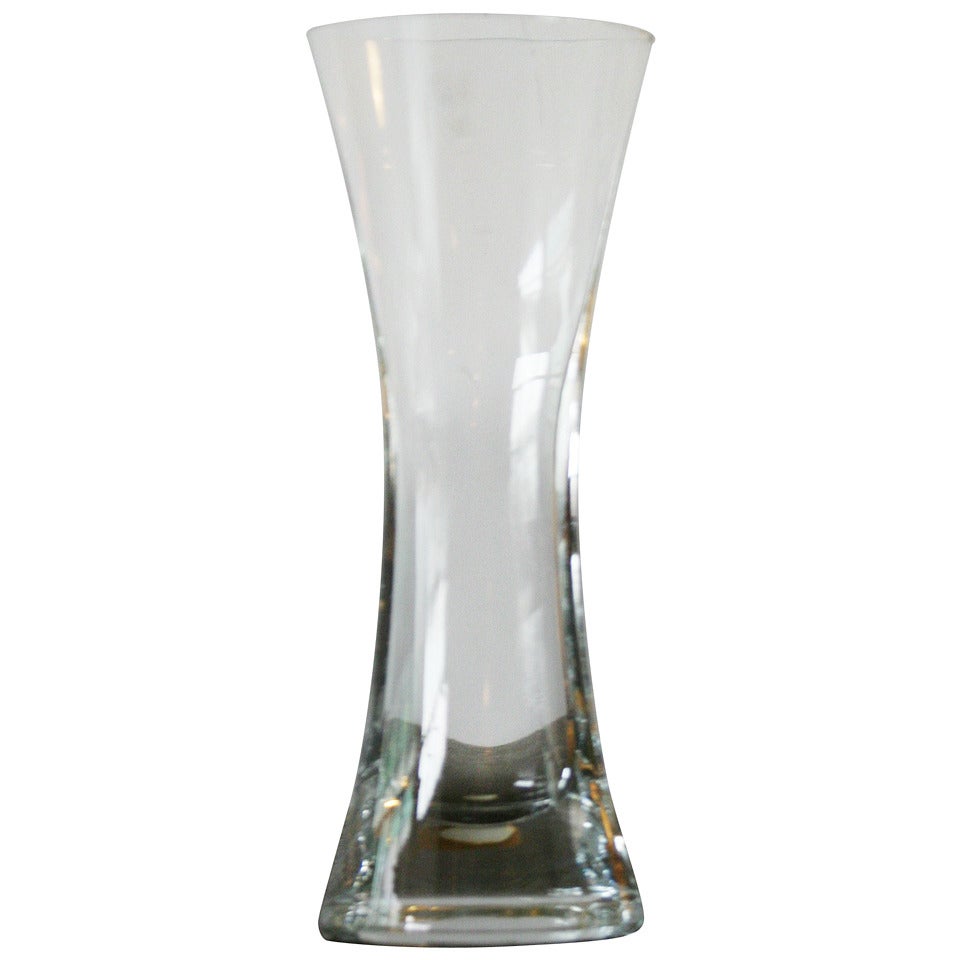 Petit vase en verre transparent français du milieu du siècle dernier