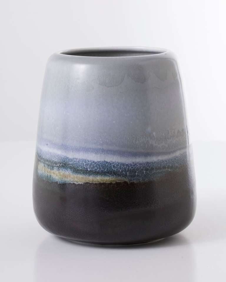 Unique glazed porcelain vase by Jean Girel from the Paysages series

Signed: Jean Girel 08