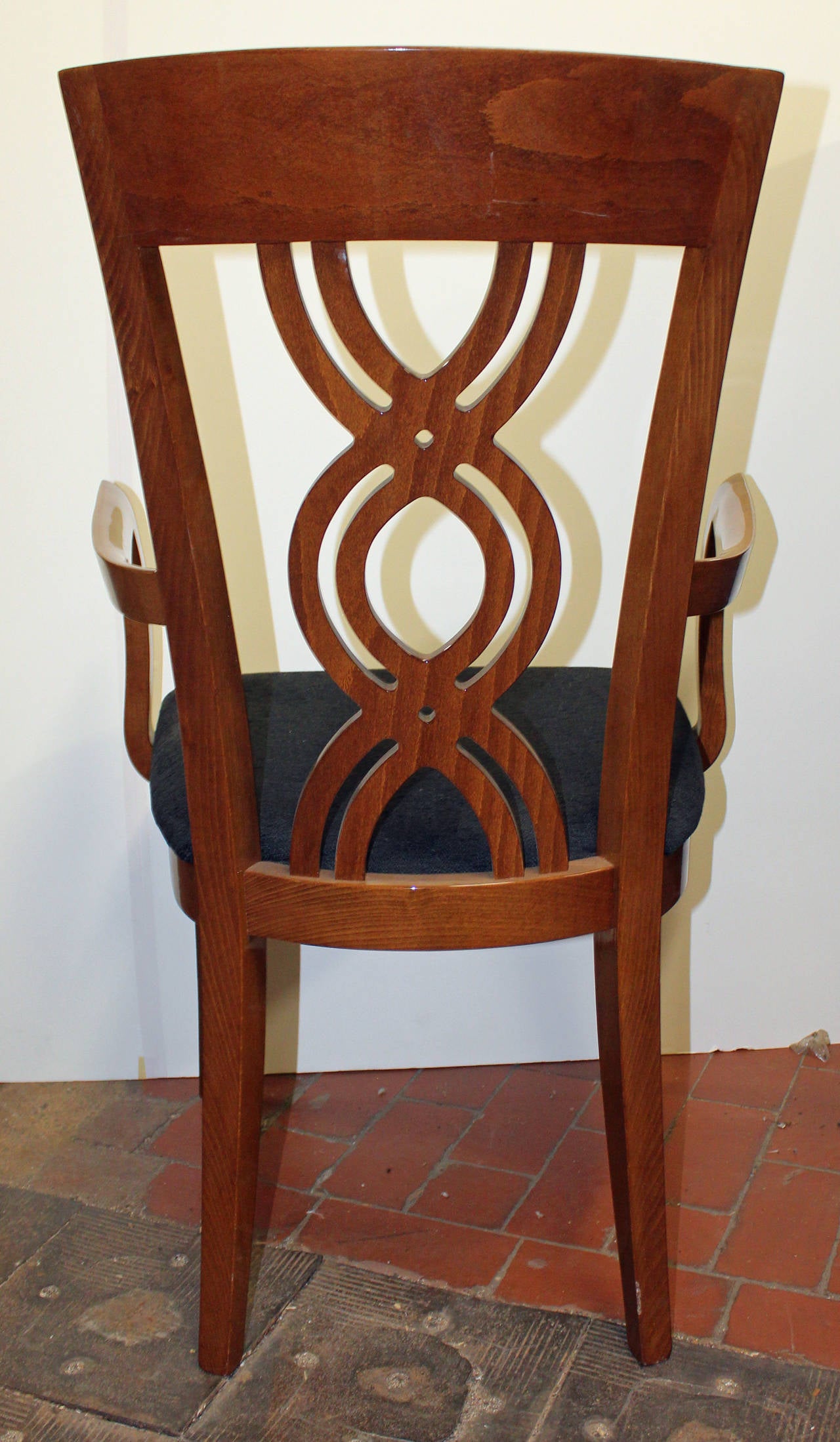 Pair of elegant, highly polished dining chairs For Sale at 1stDibs