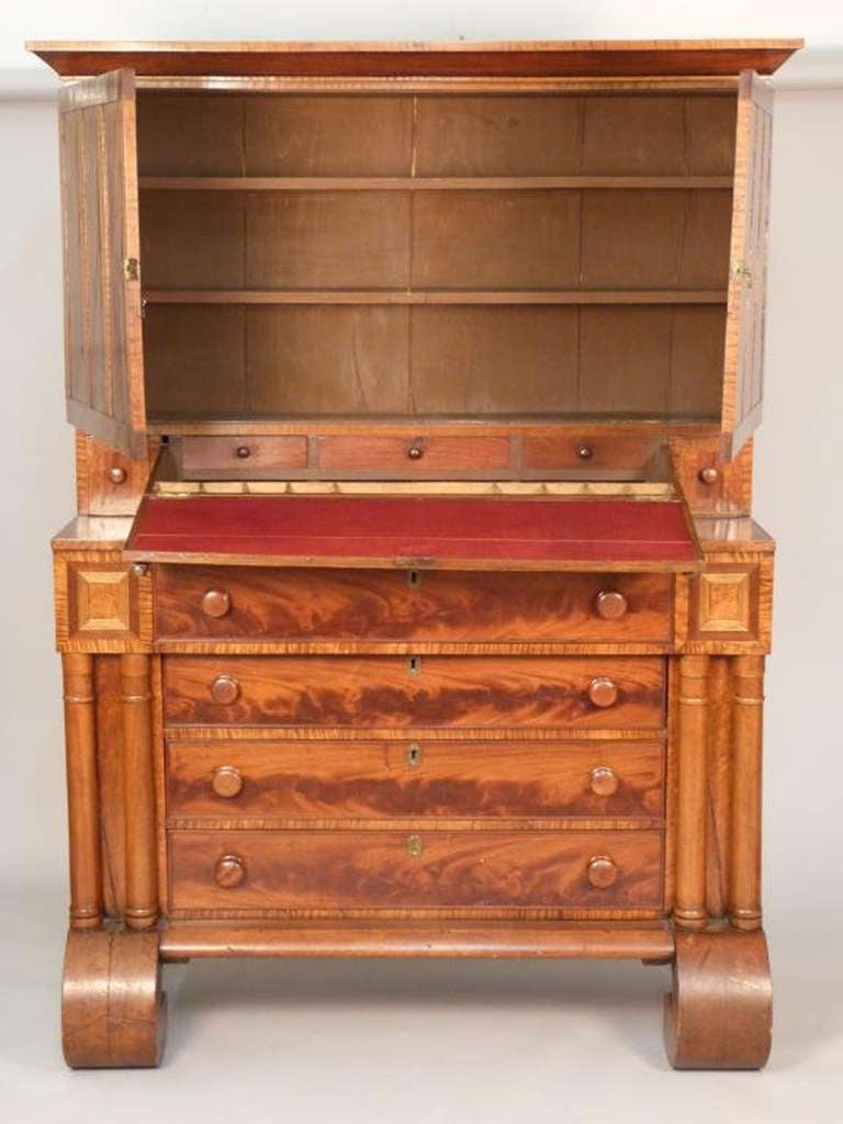 Late 19th Century Flamed Mahogany Secretaire In Excellent Condition For Sale In Bronx, NY