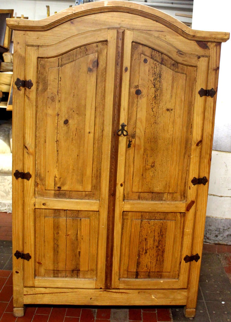 Unknown Large And Spacious Pine Armoire