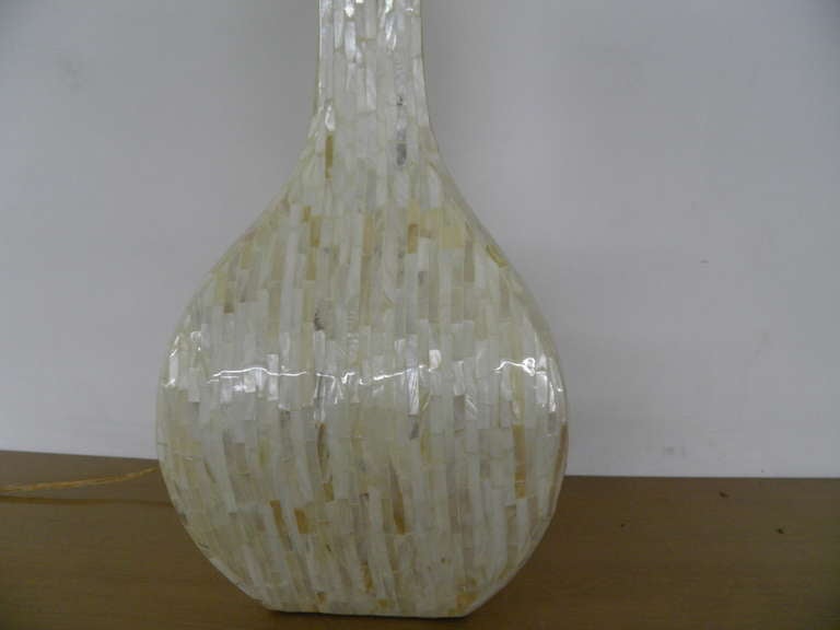 Paire de vases texturés irisés avec application de lampe Excellent état - En vente à Bronx, NY