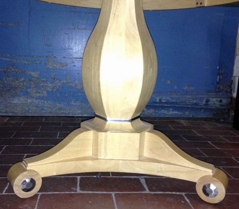 Unknown Elegantly Detailed Tri-Foot Balustrade Table in Figured Sycamore For Sale