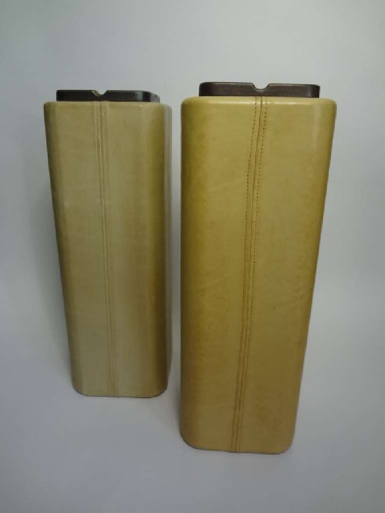 Pair of Vintage Cream Leather Standing Cigarette Ashtrays In Excellent Condition For Sale In New York, NY