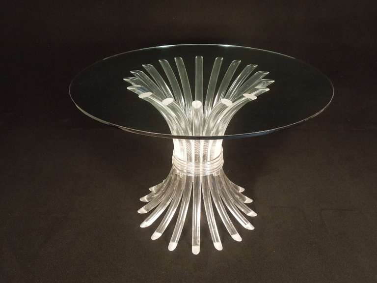 Vintage Round Lucite Dining Table with Glass Top In Excellent Condition For Sale In New York, NY