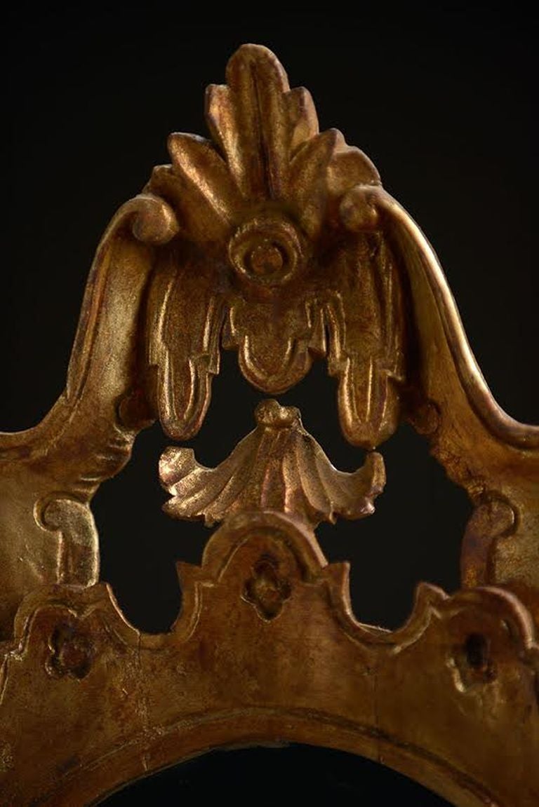 Vintage Italian Gilt Hand-Carved Mirror 2