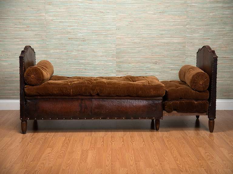 Antique French Leather and Velvet Daybed In Excellent Condition In New York, NY