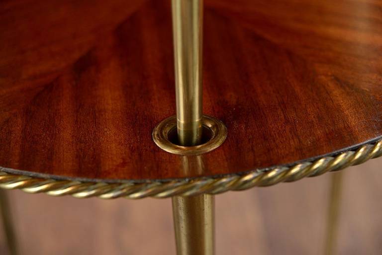 Set of Two Vintage Round Stacking Side Tables For Sale 2