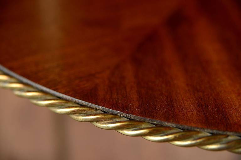 Set of Two Vintage Round Stacking Side Tables For Sale 3