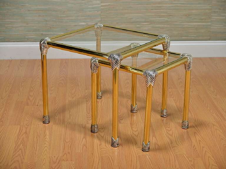 Vintage French Set of Brass and Glass Nesting Tables In Excellent Condition For Sale In New York, NY