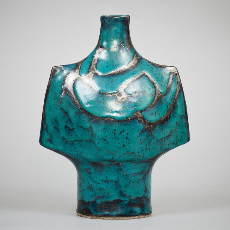 An abstract ceramic vessel with textured surface by Erik Plöen, Norway, circa 1960s.