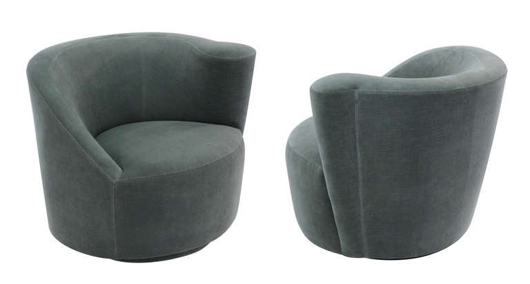 Pair Of Sculptural Lounge Chairs by Vladimir Kagan 1