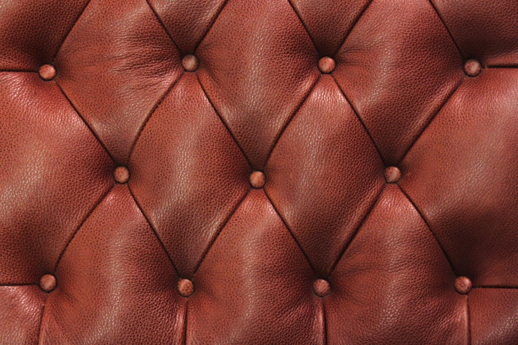 Mid-20th Century Chic Tufted Leather Chaise