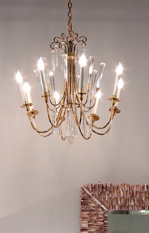 Elegant Chandelier with Crystals by Lightolier In Excellent Condition In New York, NY