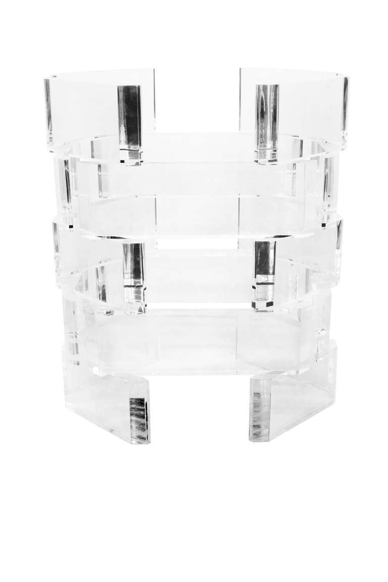 Sculptural Stacked Lucite End Table In Excellent Condition In New York, NY