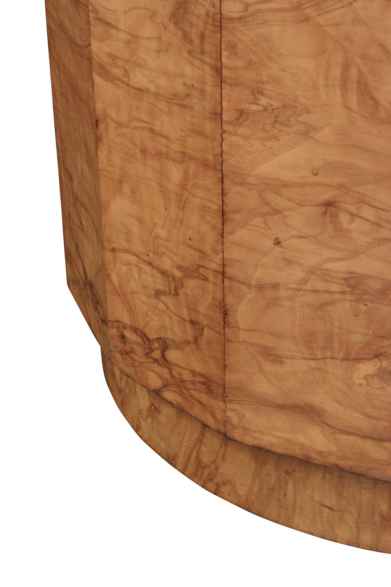Table basse avec base à piédestal en ronce d'olivier facettée par Edward Wormley Excellent état - En vente à New York, NY