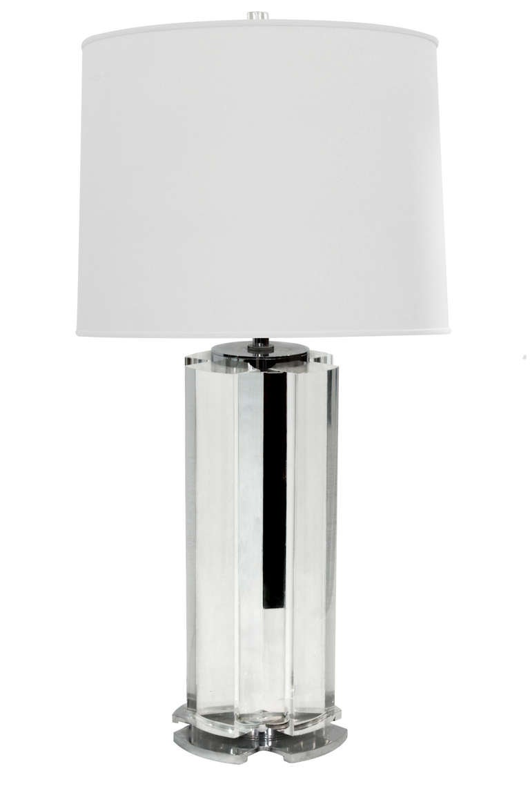 Chic lucite block table lamp with polished stainless steel base and accents in the manner of Karl Springer, American 1980's