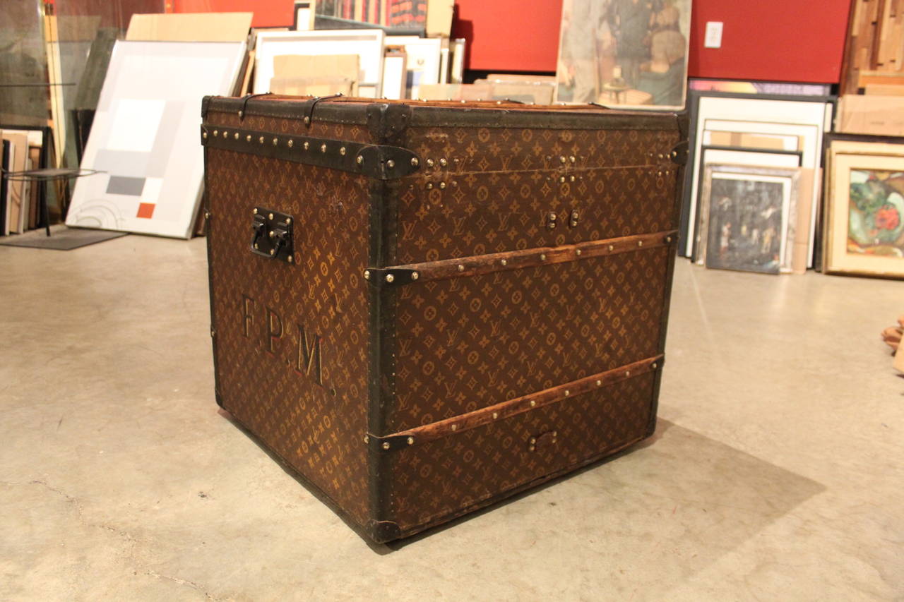 This is a rare Vuitton trunk cube. We rarely see them available on the open market and this one is in amazing condition inside and out.