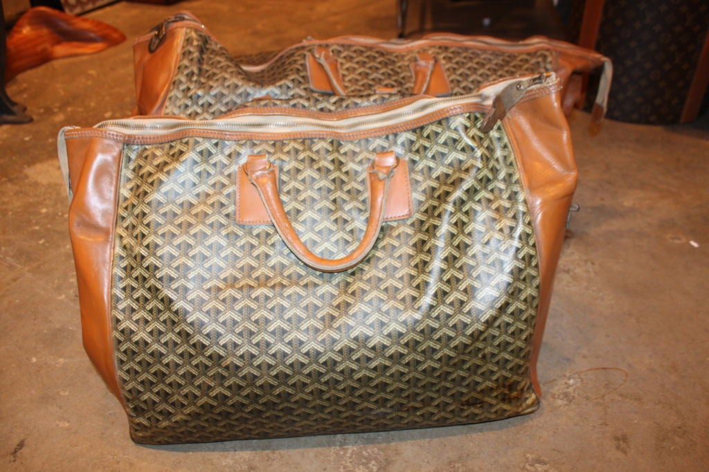 This beautiful Goyard set couldn't have been used very often, as it is in great condition. Beautiful as it is usable.