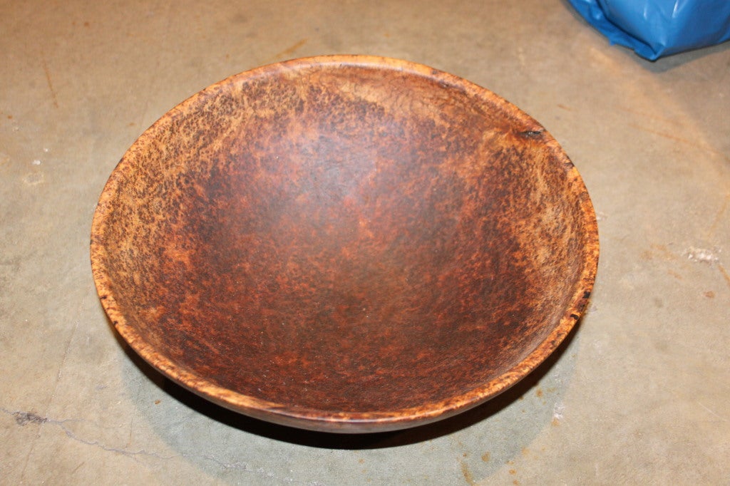 This is a gouges Burl bowl. It is American late 18th century.This size  is extremely hard to find without cracks or repairs. This one is in beautiful original condition with a wonderful patina
