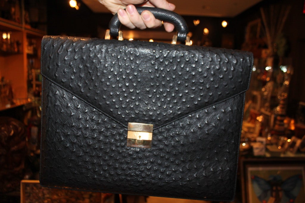 Awesome Gucci Ostrich Attaché with original key 5