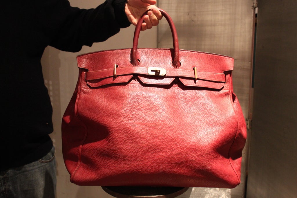 This bag is in near perfect condition. This is the ultimate Hermes Bag!