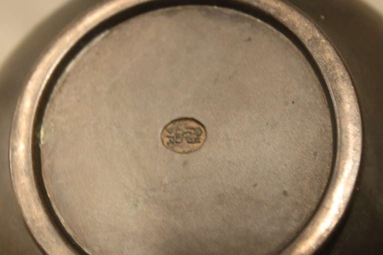 A Fine Meiji Period Crab Motif Bronze Vase 1