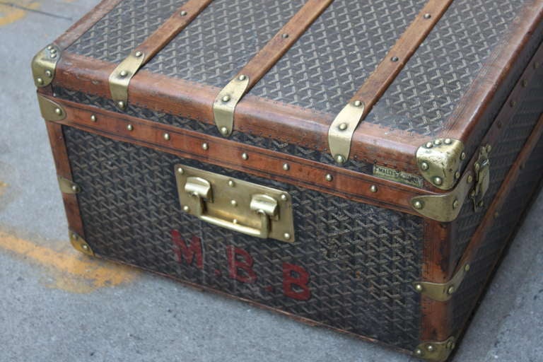 antique trunk coffee table