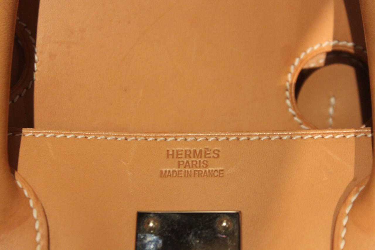 Hermes Canvas and Leather HAC In Excellent Condition In New York, NY