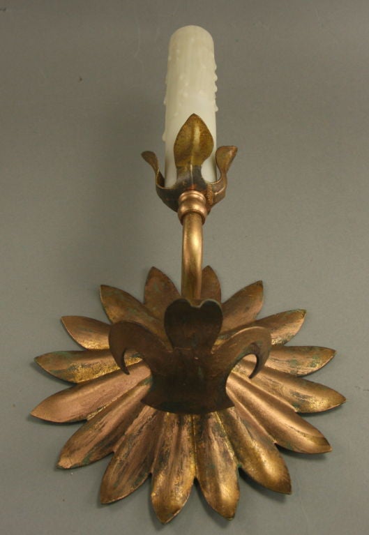 Pair of Sunburst Gilded Sconces In Good Condition In Douglas Manor, NY
