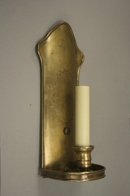 Pair of English Traditional Brass Sconce, circa 1930s In Good Condition In Douglas Manor, NY