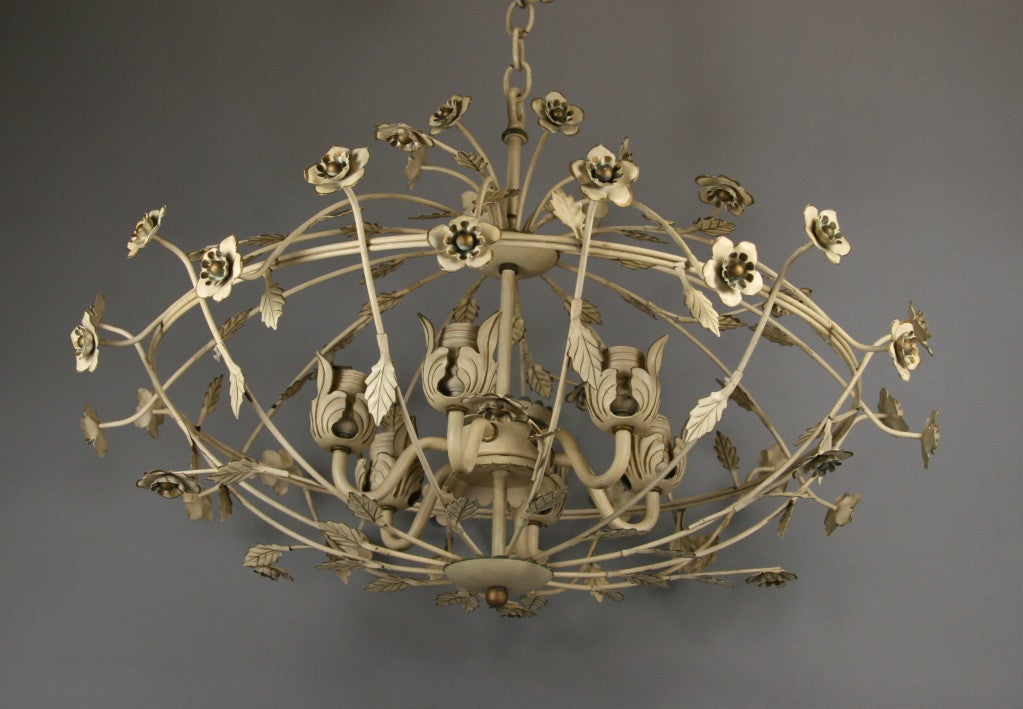 Leafy Tole Ceiling Light In Good Condition In Douglas Manor, NY
