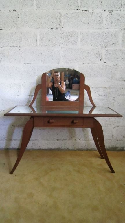 coiffeuse in rovere francese degli anni '50 con piano a specchio 
condizioni originali 